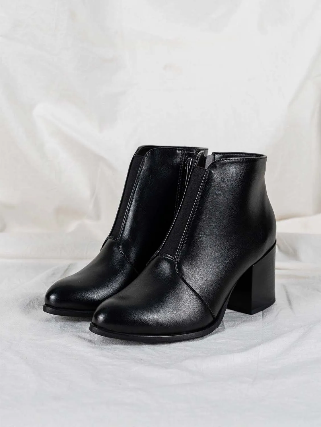 Hana Vegan Leather Heeled Ankle Boots | Black