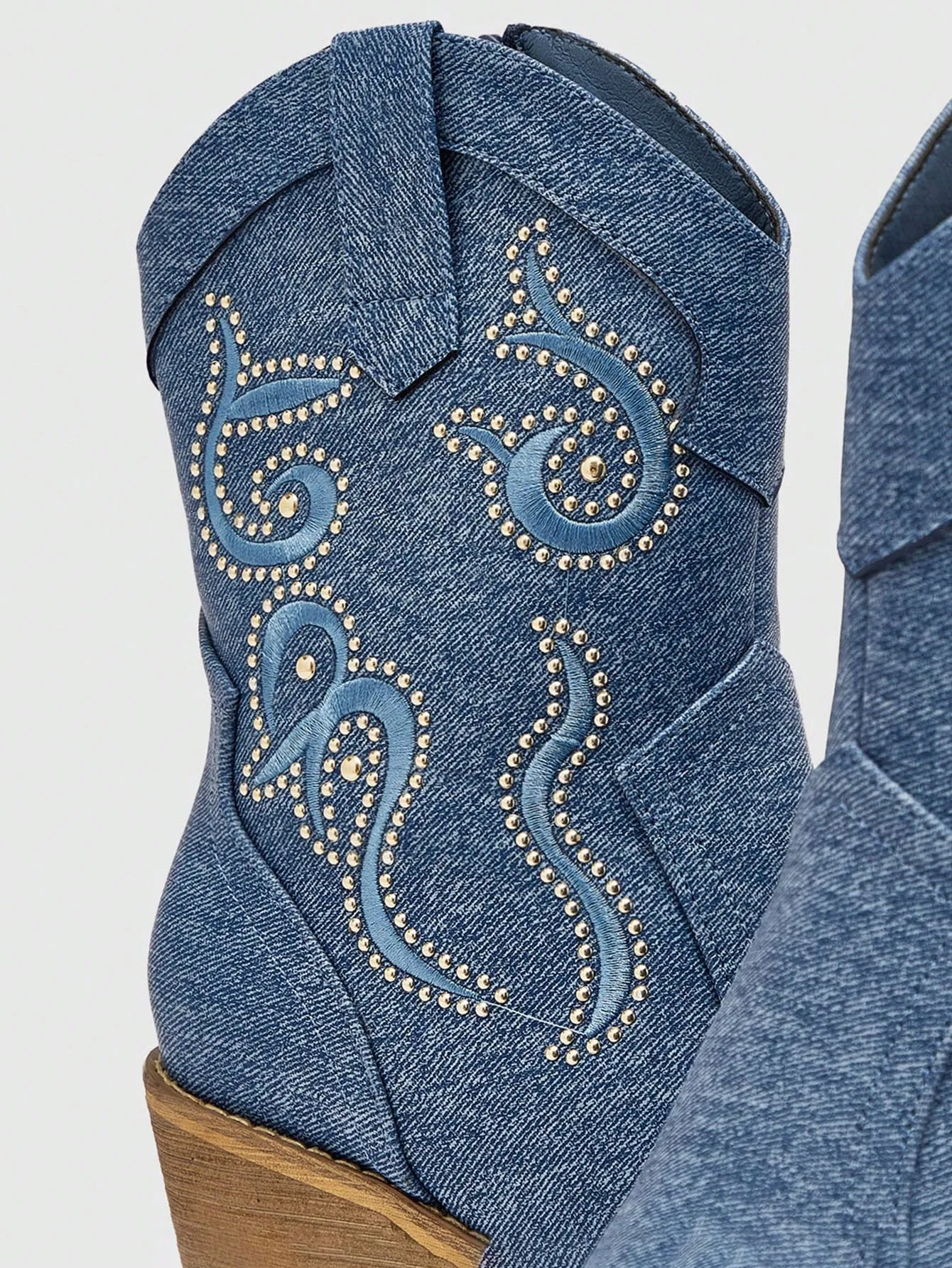 Women Embroidery Detail Outdoor Chunky Heeled Fashion Boots, Fashionable Western Boots For